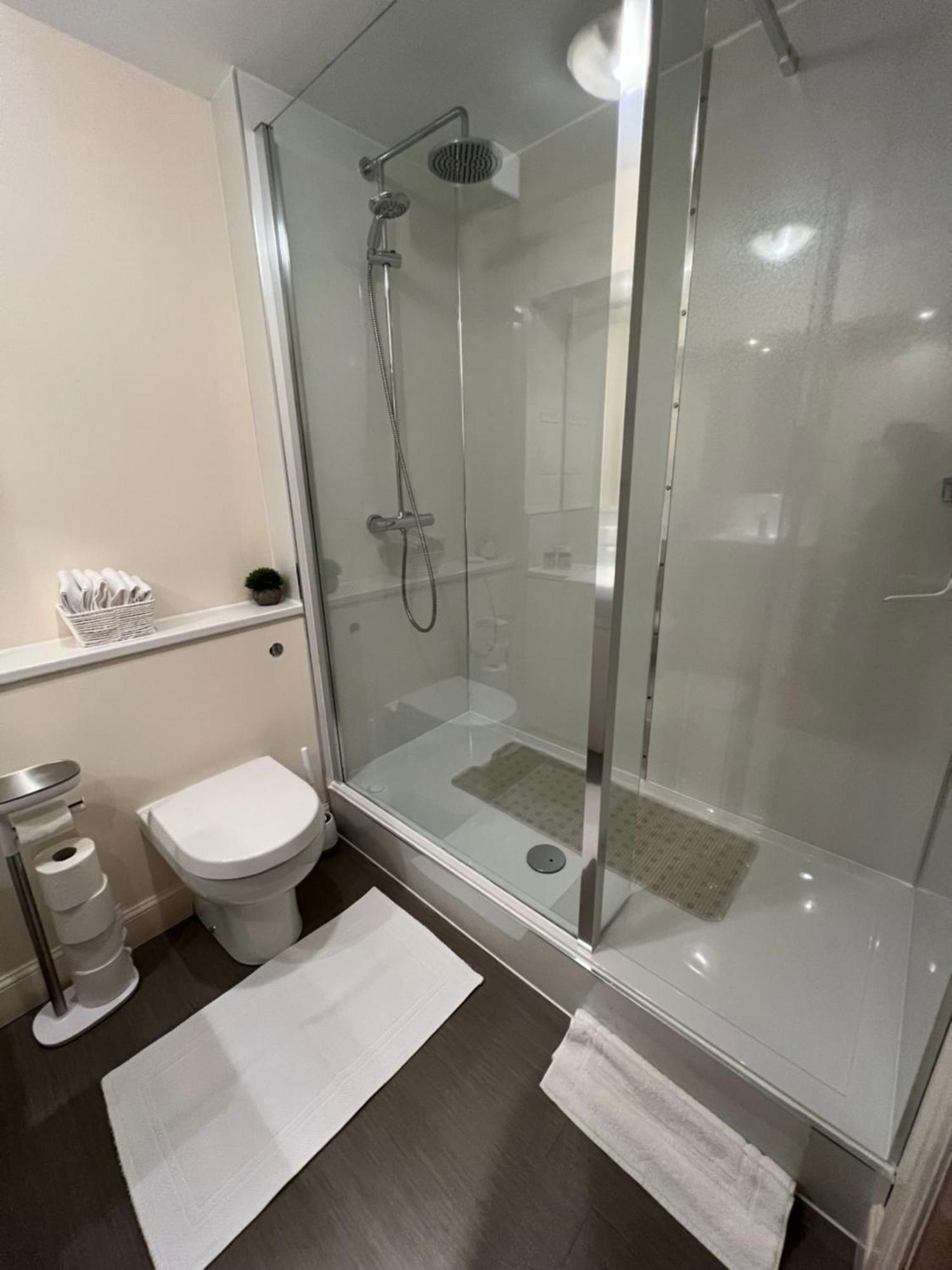 Old Town, Free Parking, Outlander Experience Apartamento